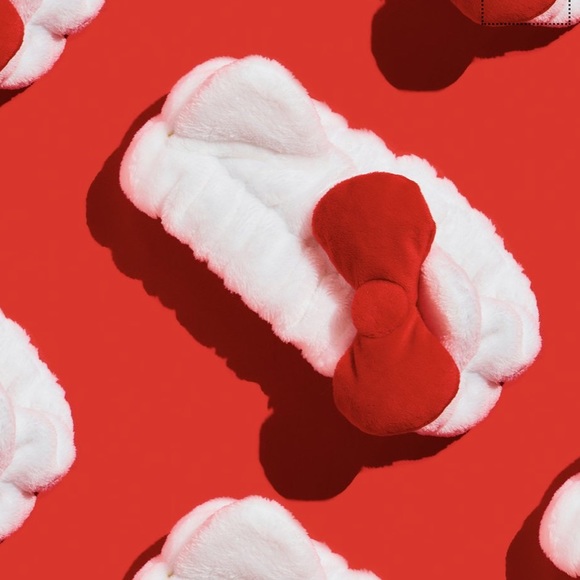 Sanrio Hello Kitty X Creme Spa Plush Headband Bow - Picture 3 of 12